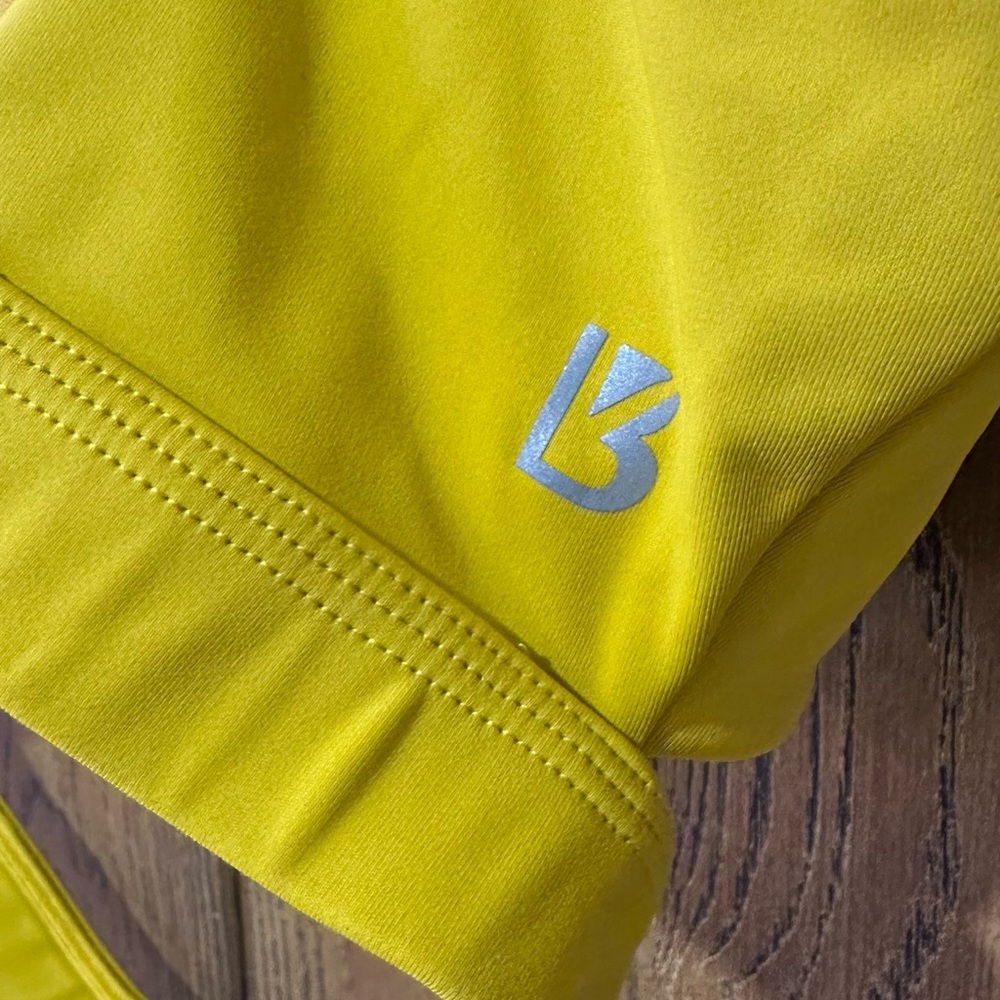 BuffBunny Yellow Athletic V-Neck Sports Bra - Picture 4 of 5